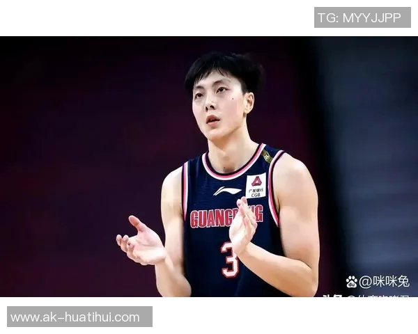 胡明轩：从篮球新星到国家队核心的成长之路与辉煌成就